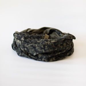 Lululemon Vinyasa Scarf *Cotton
Mystic Jungle Fatigue Green Black